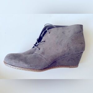 Franco Sarto wedge lace-up Booties. Women size 10. NWOT‎